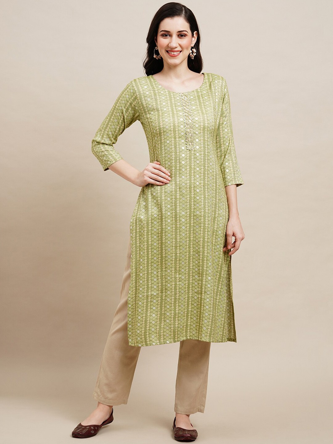 

Anubhutee Ethnic Motifs Printed Round Neck Pure Cotton Regular Kurta, Green