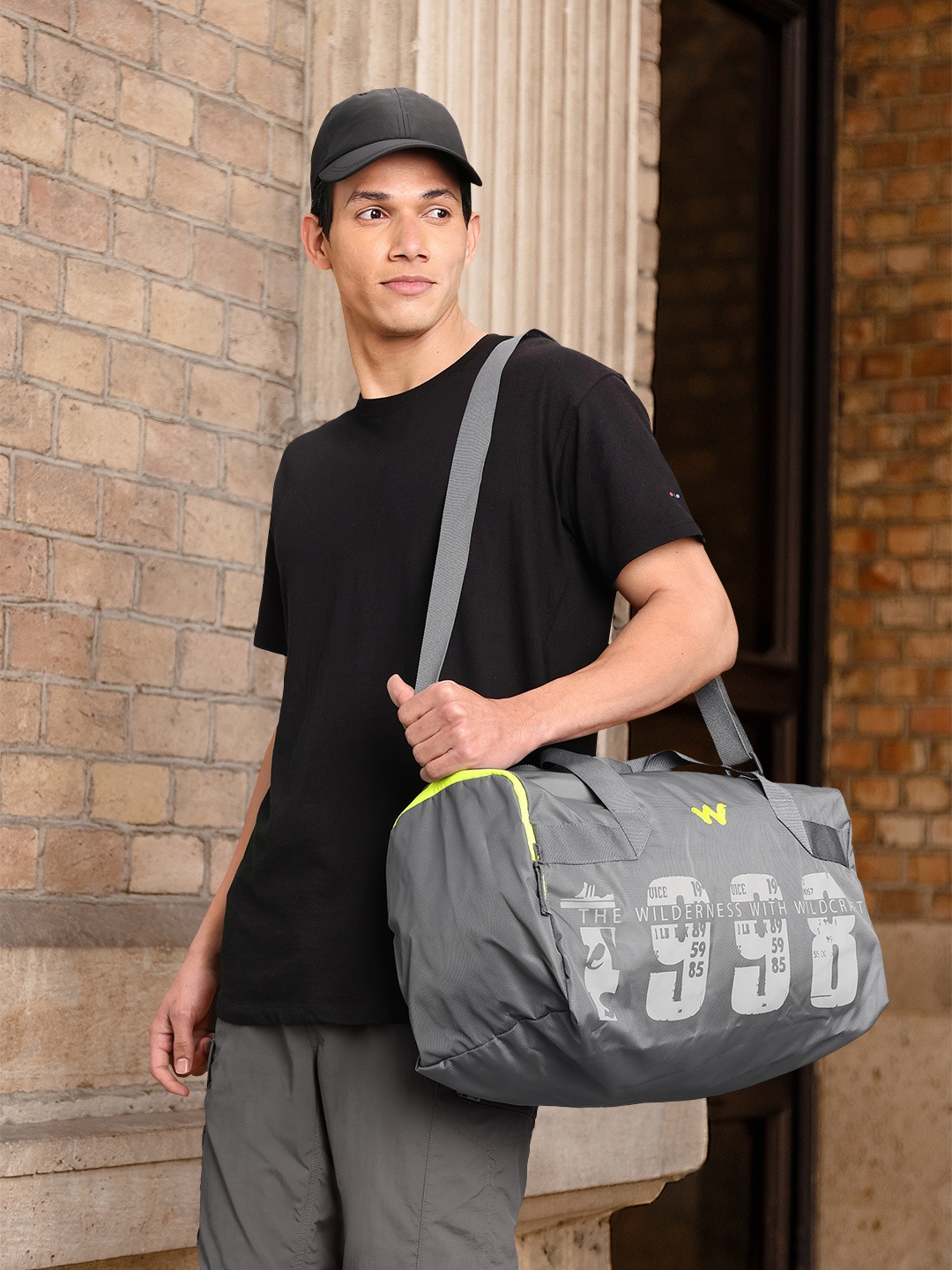 

Wildcraft Unisex Brand Logo & Numeric Print Foldable Medium-Sized Air Duff 1.0 Duffel Bag, Grey