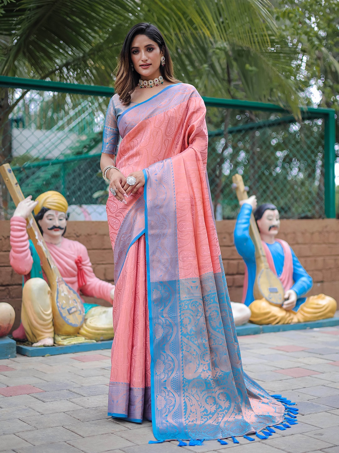 

Mitera Ethnic Motifs Woven Design Zari Kanjeevaram Saree, Pink