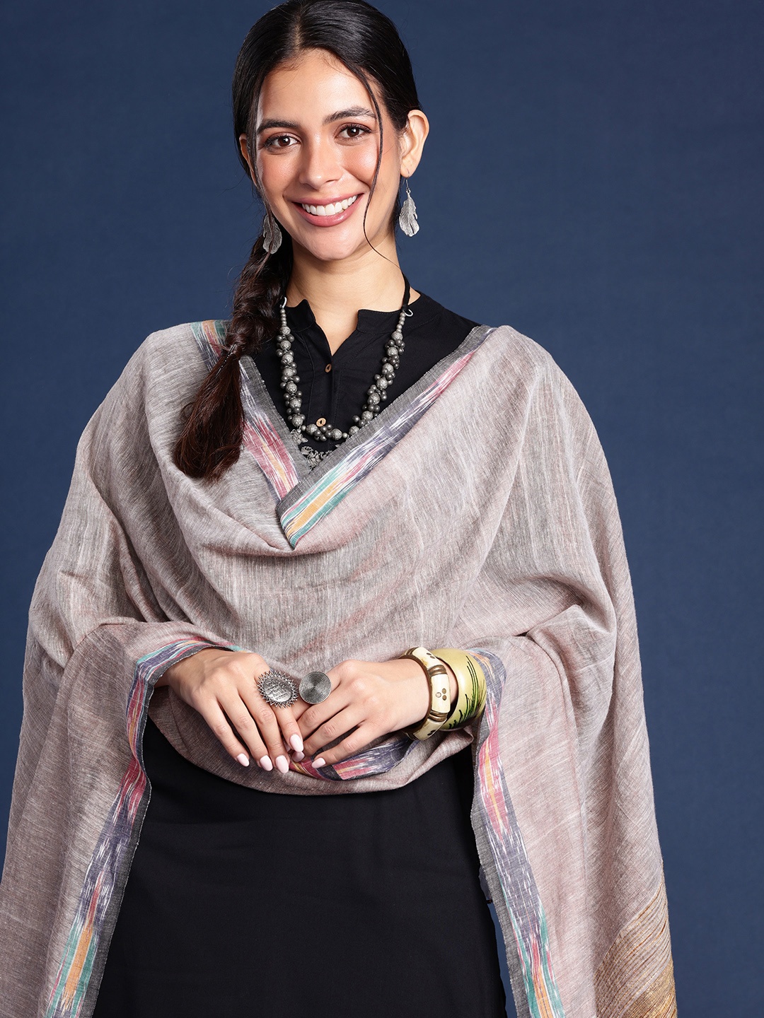 

Taavi Striped Woven Design Zari Dupatta, Peach