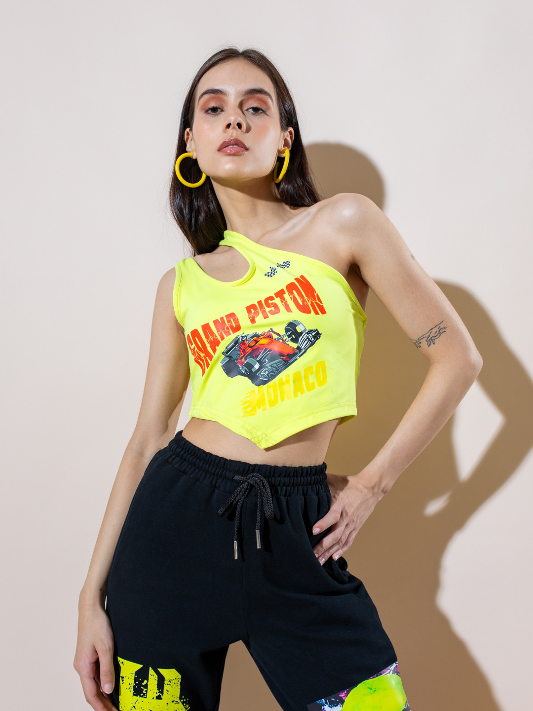 

Stylecast X Hersheinbox One Shoulder Cut-Out Detail Crop Top, Yellow