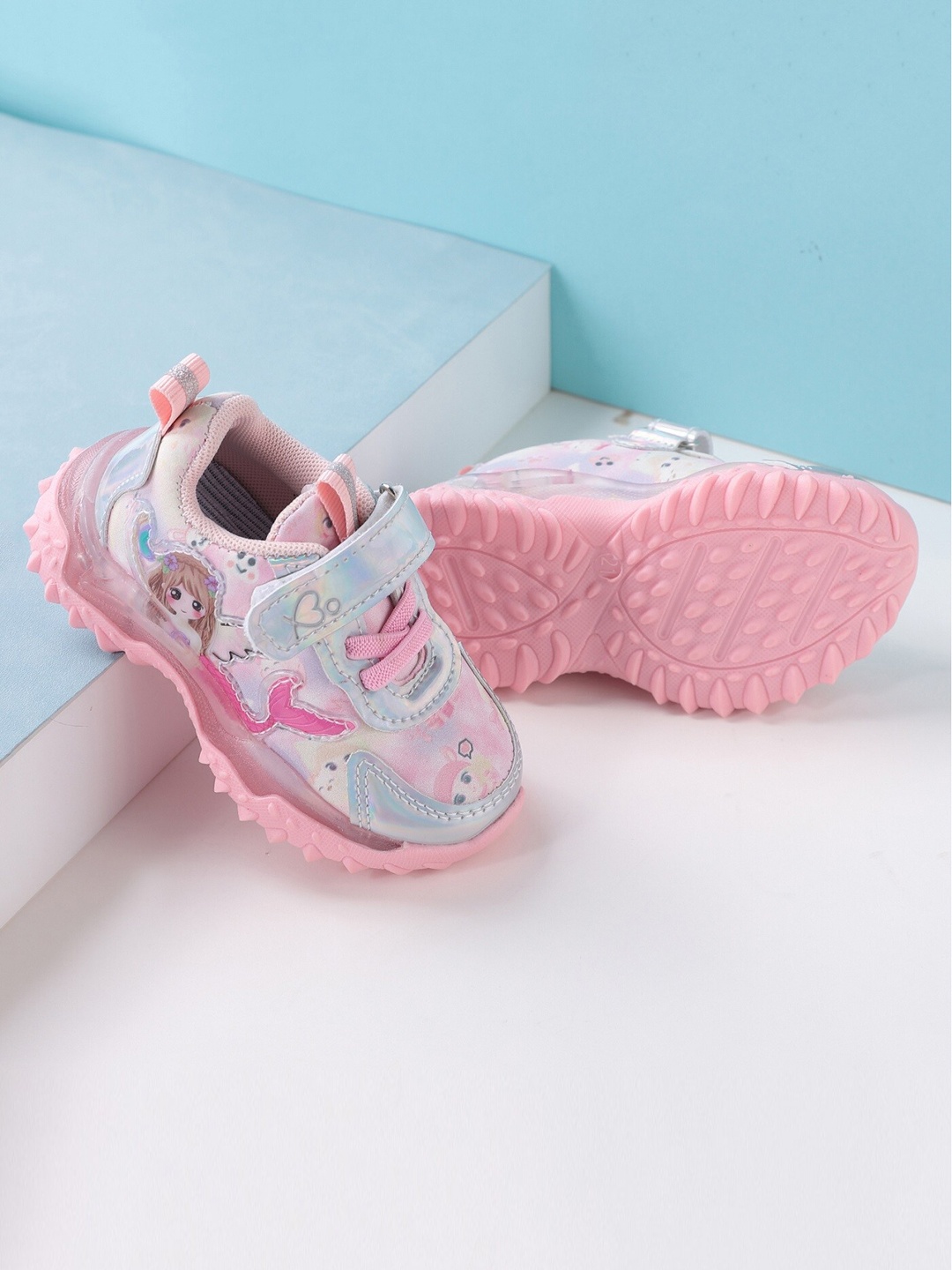 

BAESD Girls Printed Lightweight Comfort Insole Basics Sneakers With LED Lights, Pink