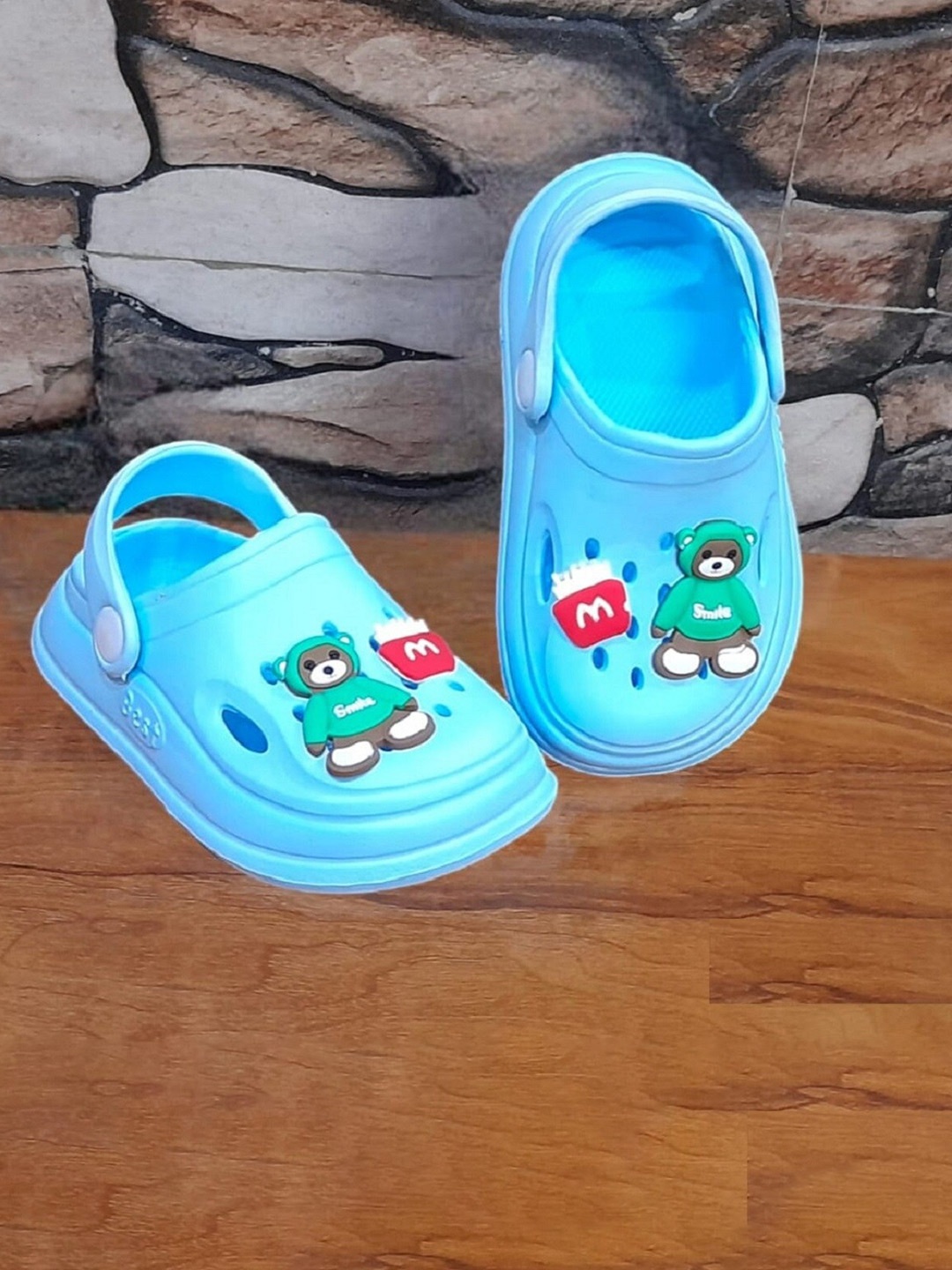 

BAESD Kids Applique Embellished Clogs, Blue