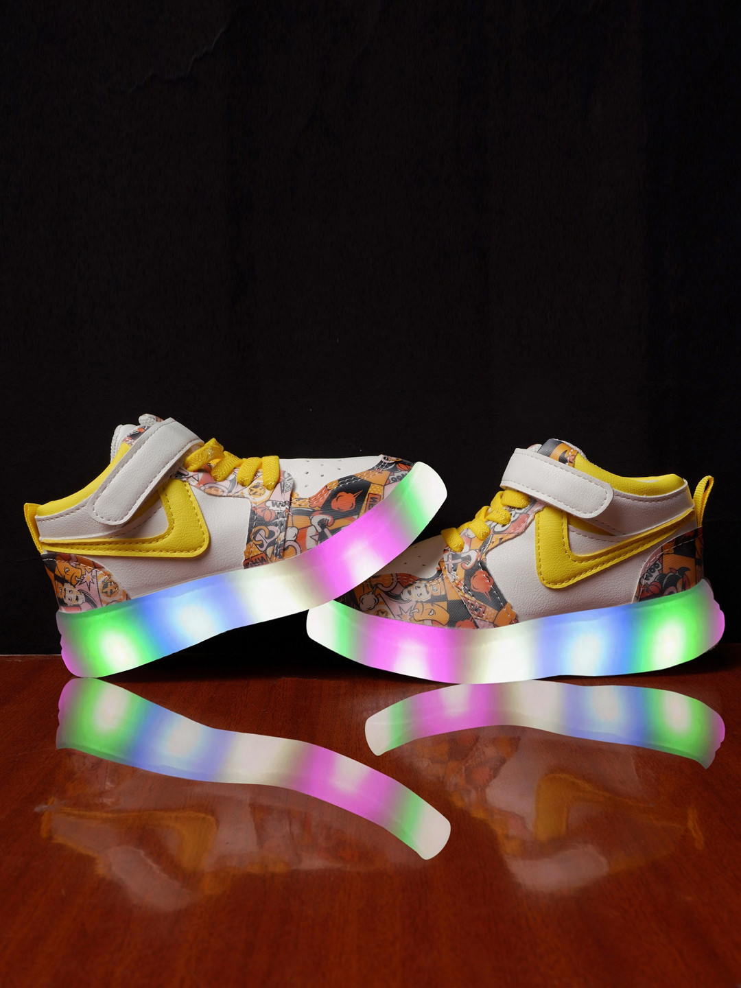 

BAESD Kids Printed Lightweight Comfort Insole Contrast Sole Sneakers With LED Lights, Yellow