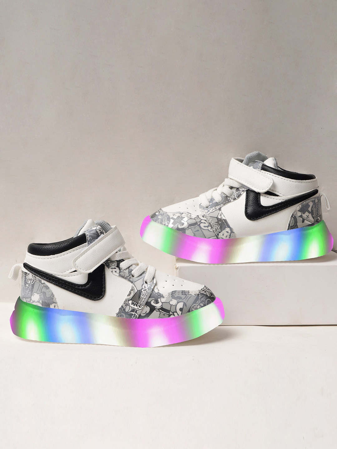 

BAESD Kids Printed LED Lightweight Sneakers, White