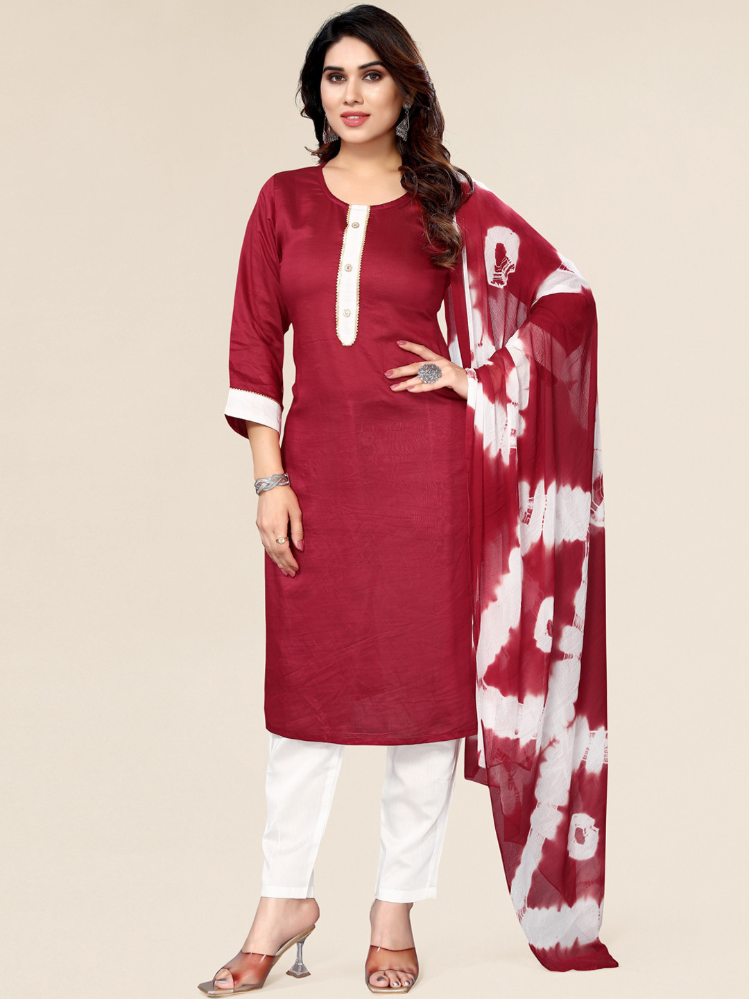 

DIVASTRI Round Neck Gotta Patti Straight Kurta & Trousers With Dupatta, Red
