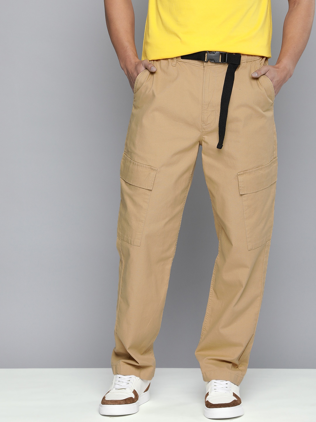 

Levis Men Cargos Trousers, Khaki