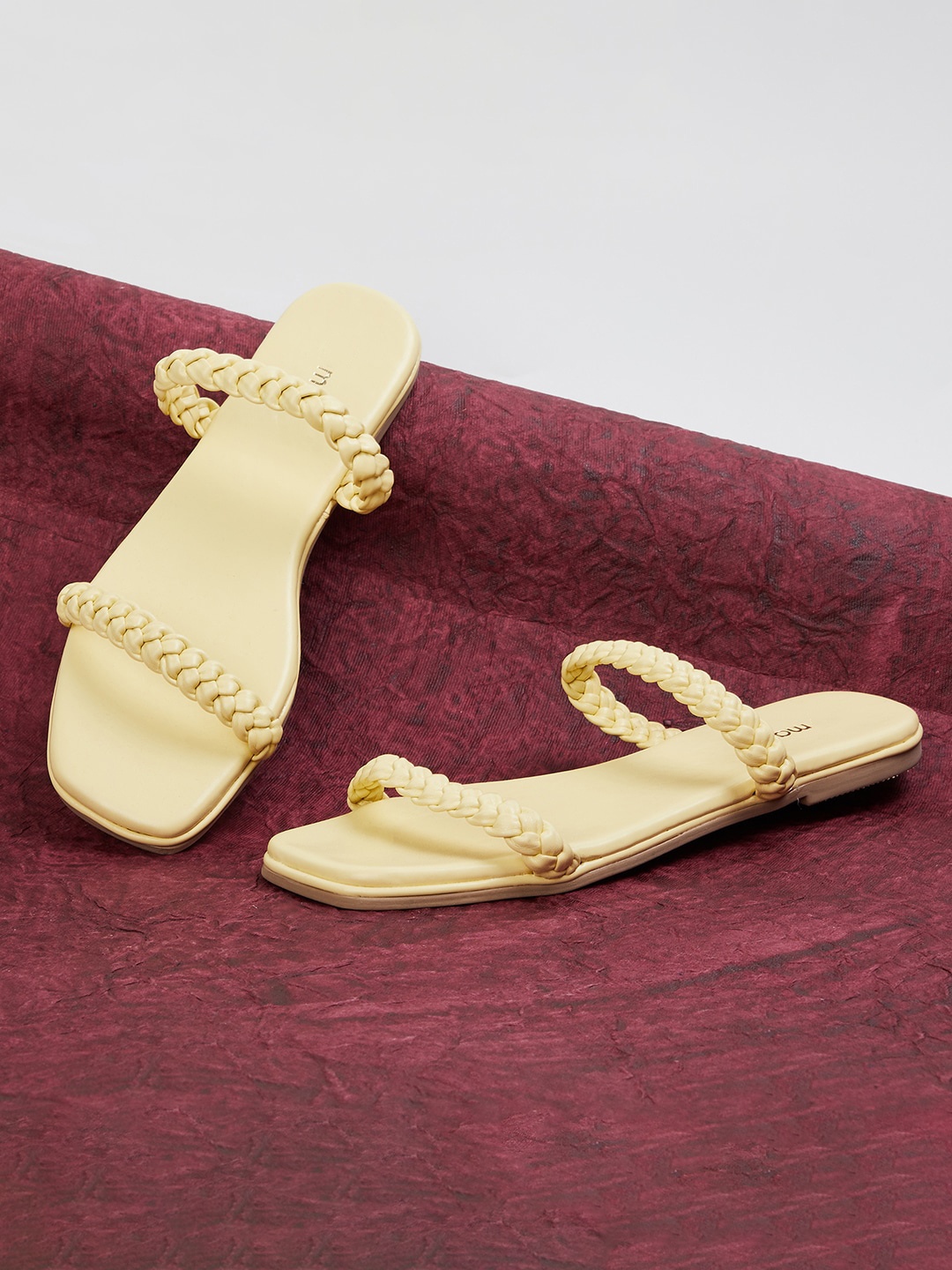 

max Braided Open Toe Flats, Yellow