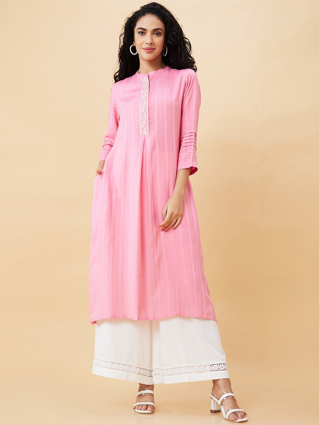 

Globus Pink Striped Thread Work Mandarin Collar Kurta