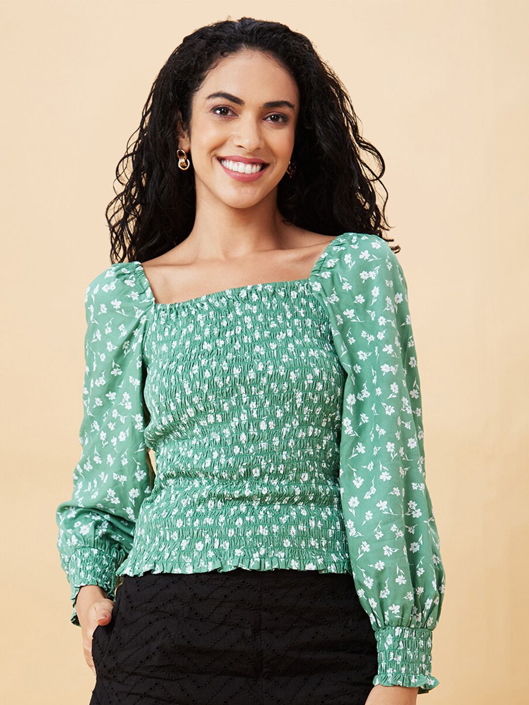 

Globus Green Floral Printed Puff Sleeve Top