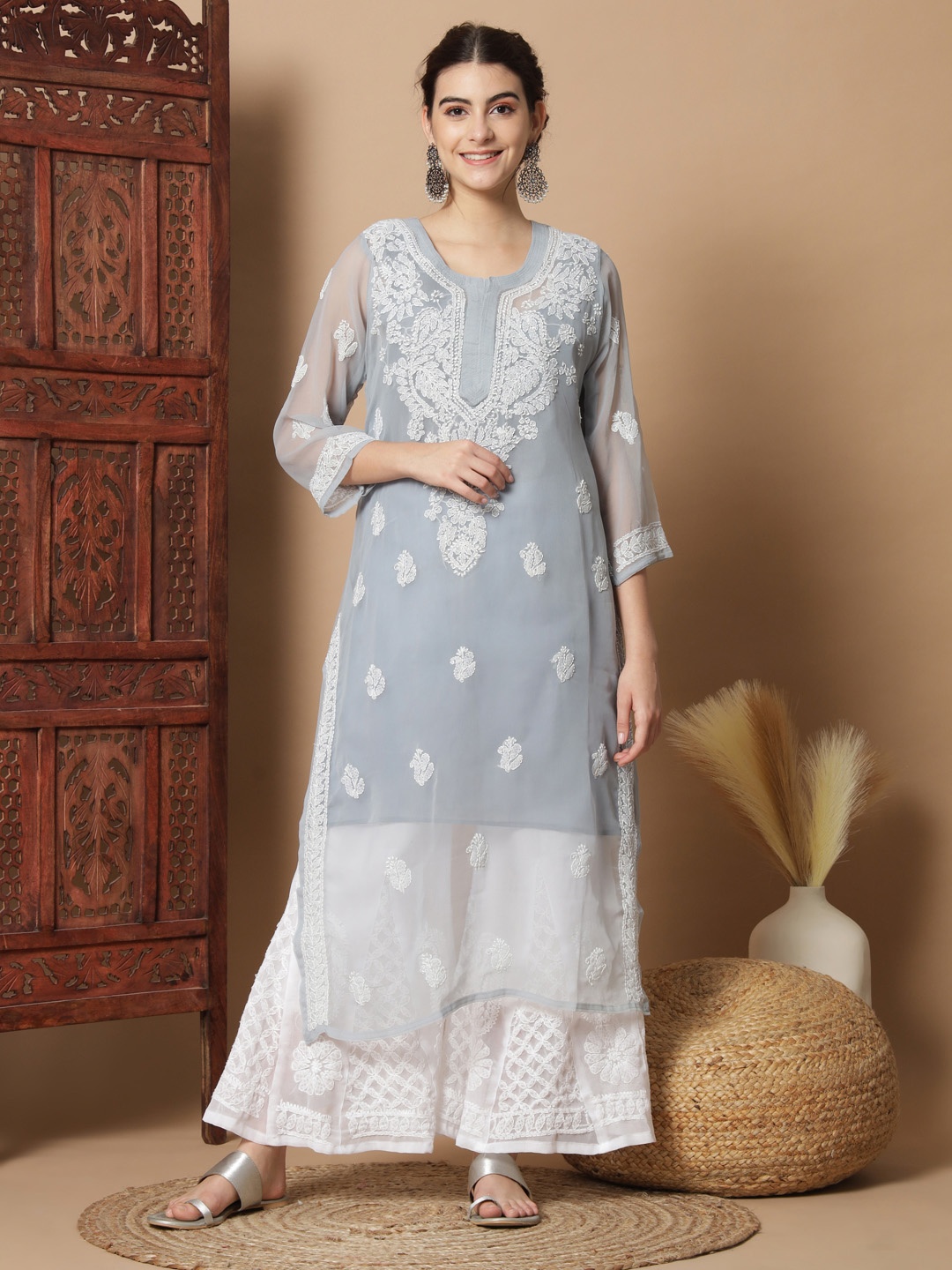 

Ethnava Ethnic Motifs Embroidered Chikankari Straight Kurta, Grey