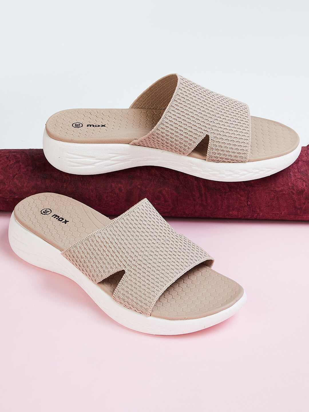 

max Textured Open Toe Flats, Beige