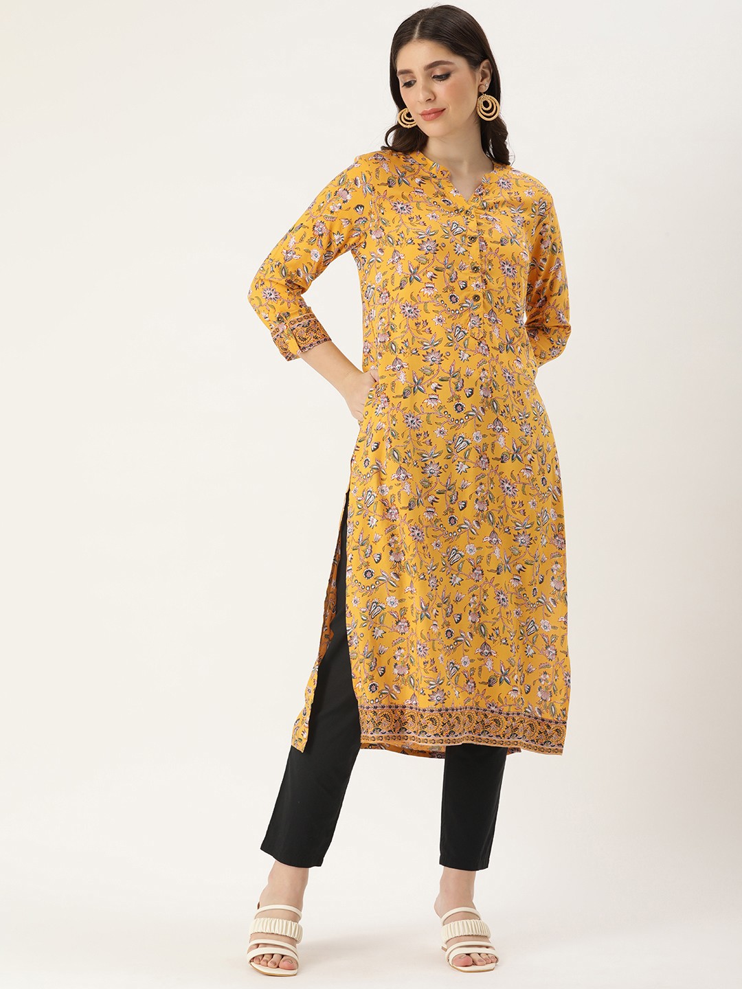 

AMUKTI Women Floral Printed Straight Kurta, Yellow