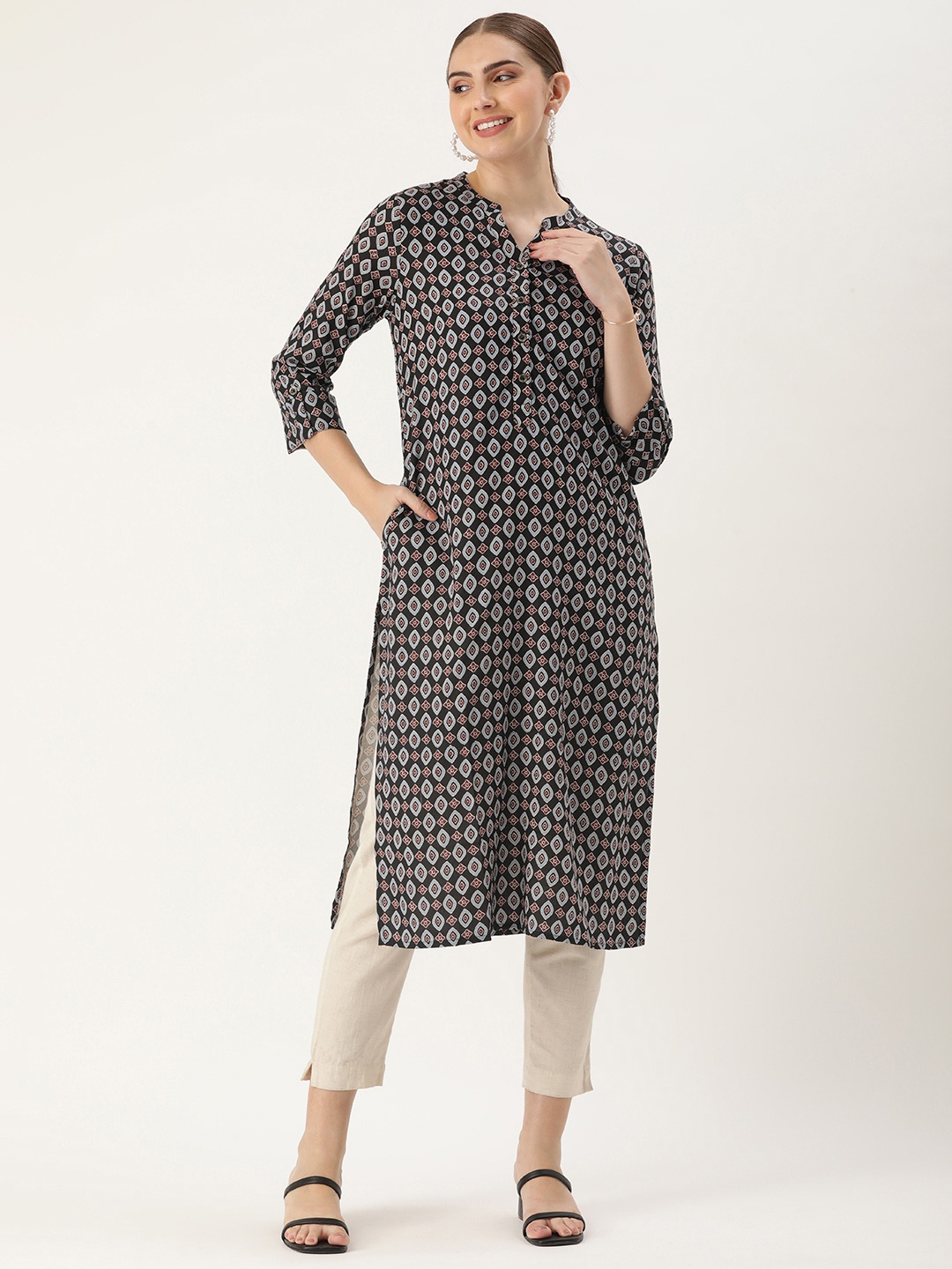 

AMUKTI Women Abstract Printed Straight Kurta, Black