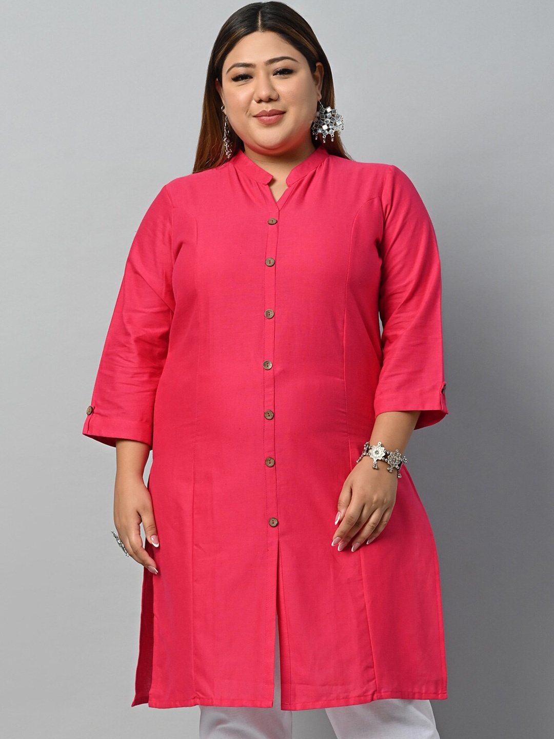 

Vastraa Fusion Plus Size Mandarin Collar Roll-Up Sleeve Pure Cotton Straight Kurta, Magenta