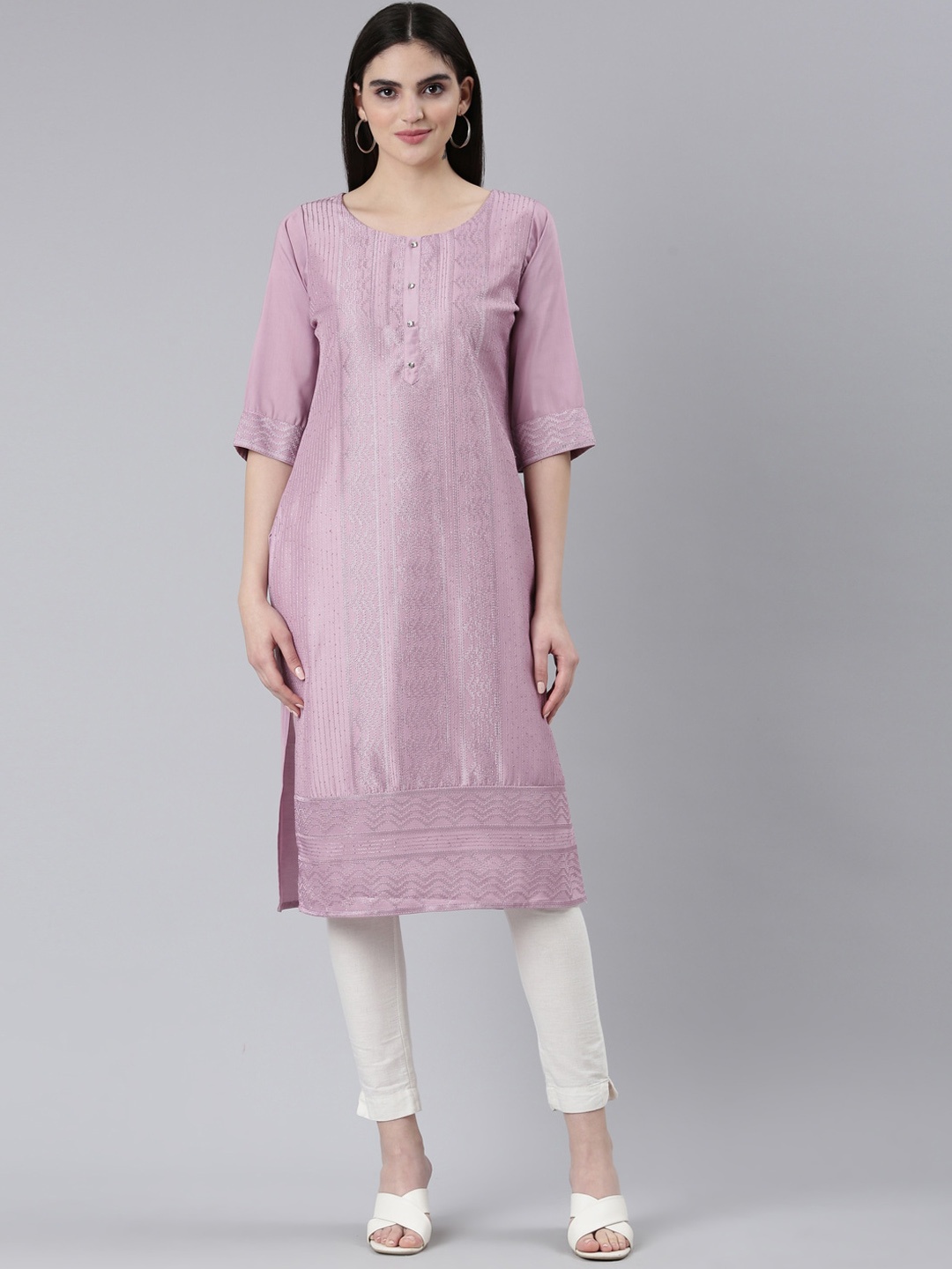 

Neerus Geometric Embroidered Thread Work Pure Silk Kurta, Lavender