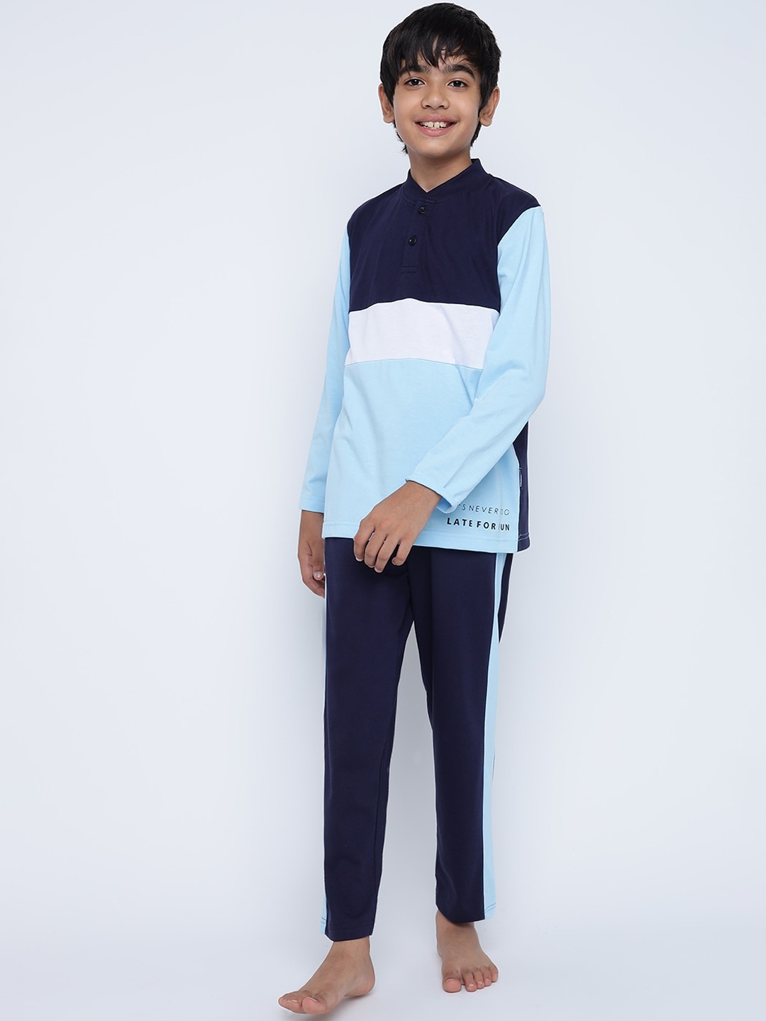 

Lil Tomatoes Boys Colourblocked Mandarin Collar Night suit, Navy blue
