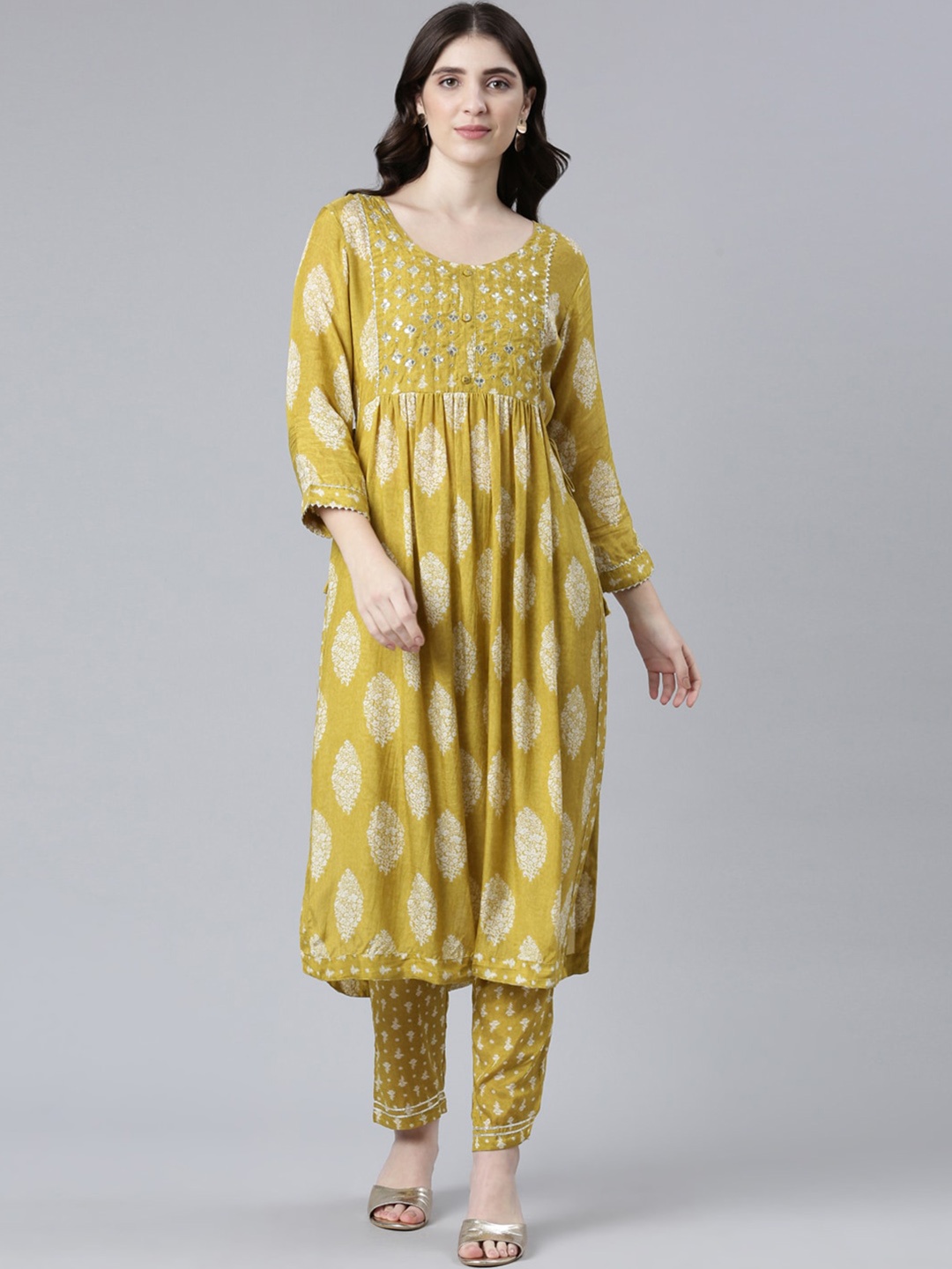 

Neerus Ethnic Printed Gotta Patti Round Neck Anarkali Kurta With Trousers, Green