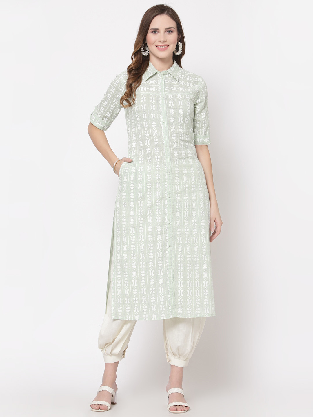 

Avipsa Ethnic Motifs Printed Pure Cotton Straight Kurta, Lime green