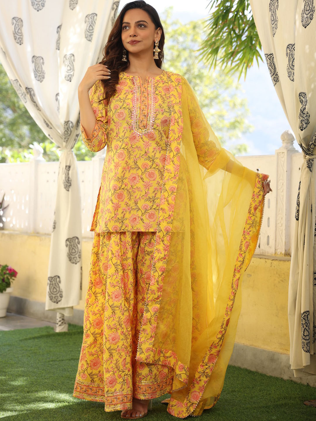 

Prakhya Floral Printed Thread Work Kurti & Sharara With Dupatta, Yellow
