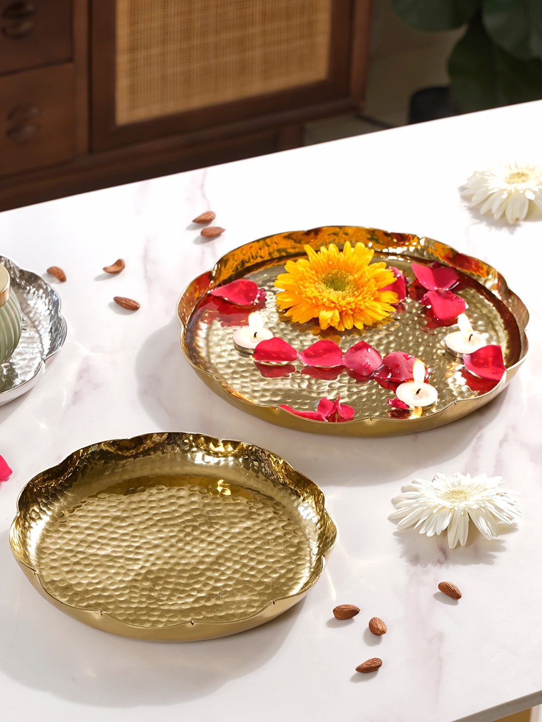 

Nestasia Gold Toned 2 Pieces Decorative Aluminium Urli Pooja Thali