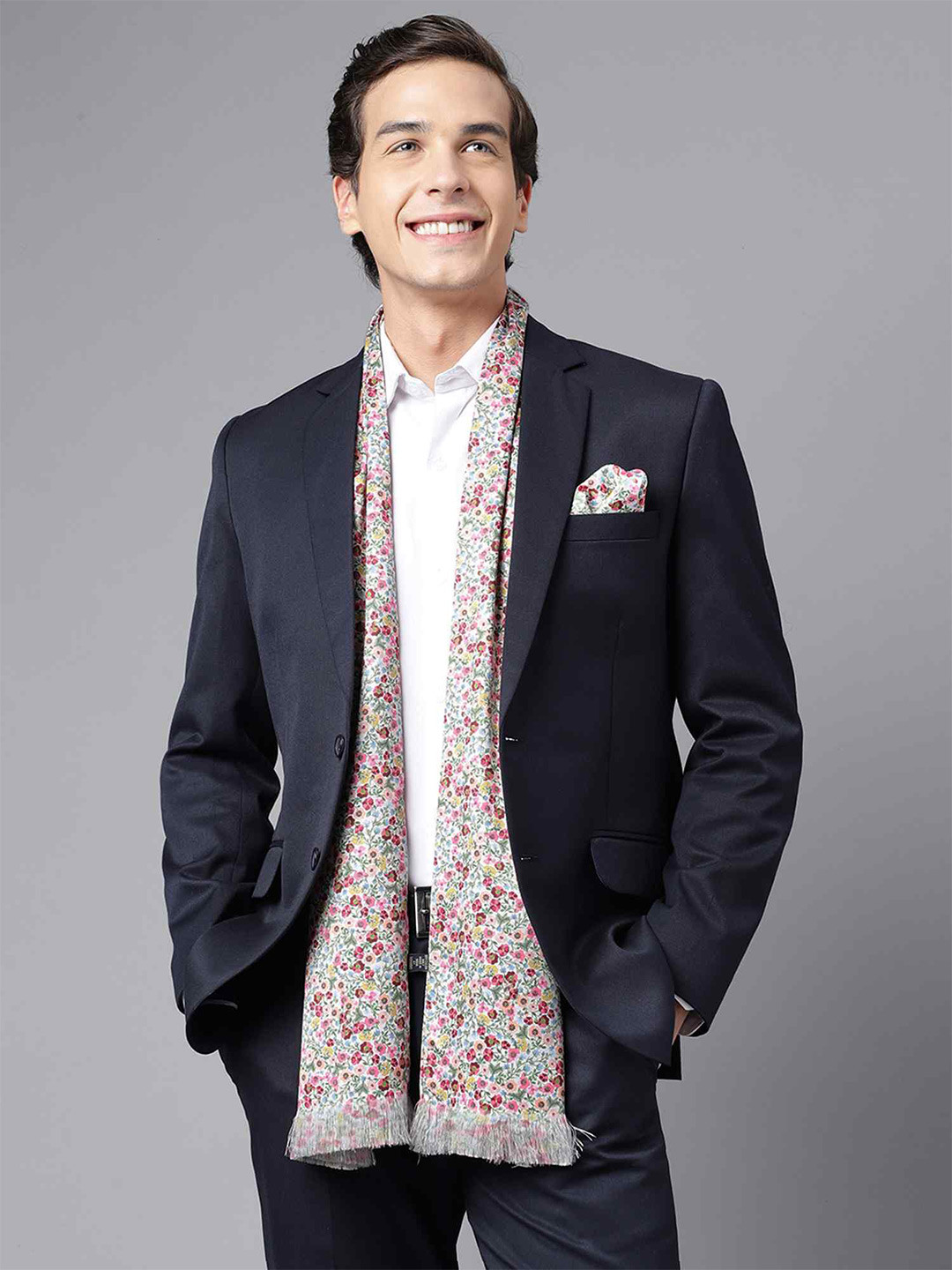 

Tossido Floral Printed Satin Stole & Pocket Square, Red