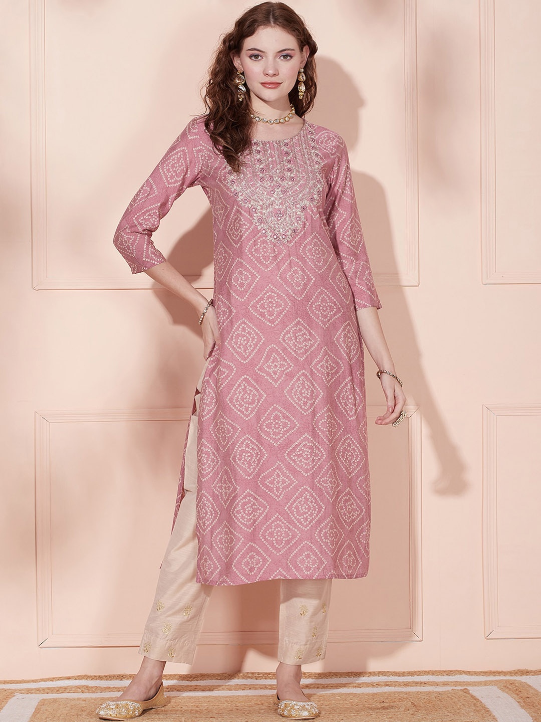

FASHOR Pink & Gold-Toned Ethnic Motifs Printed Thread Work Silk Straight Kurta