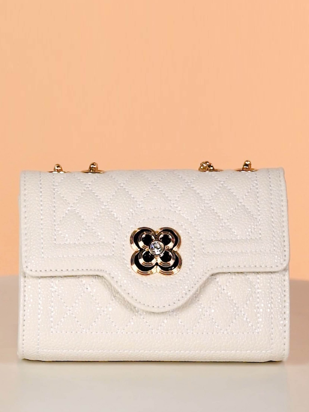 

Diva Dale Structured Sling Bag With Quilted, White