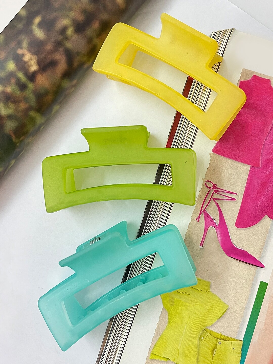 

Ayesha Set of 3 Rectangular Oversized Clutch Claw Clips, Green