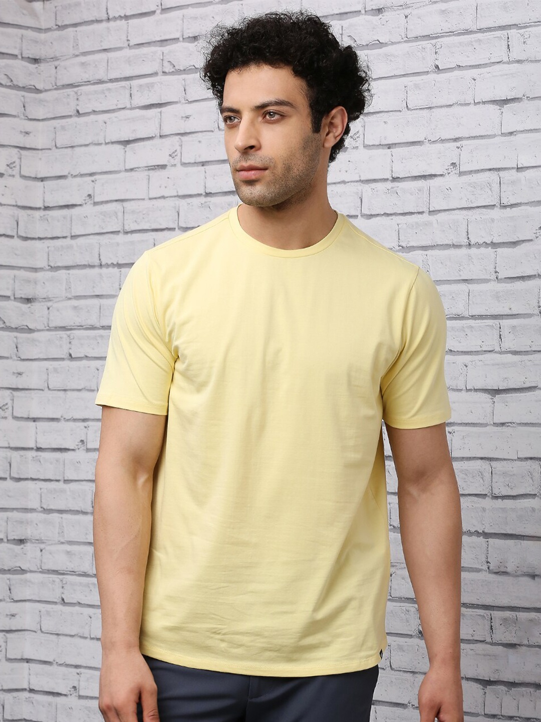 

ONEMILE Round Neck Cotton T-shirt, Yellow