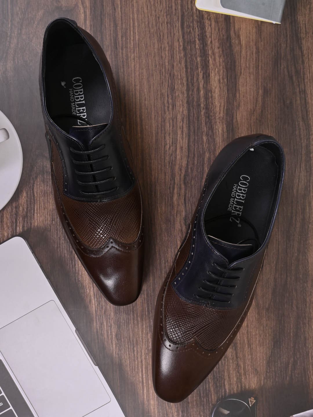 

Cobblerz Men Textured Colourblocked Leather Formal Brogues, Brown