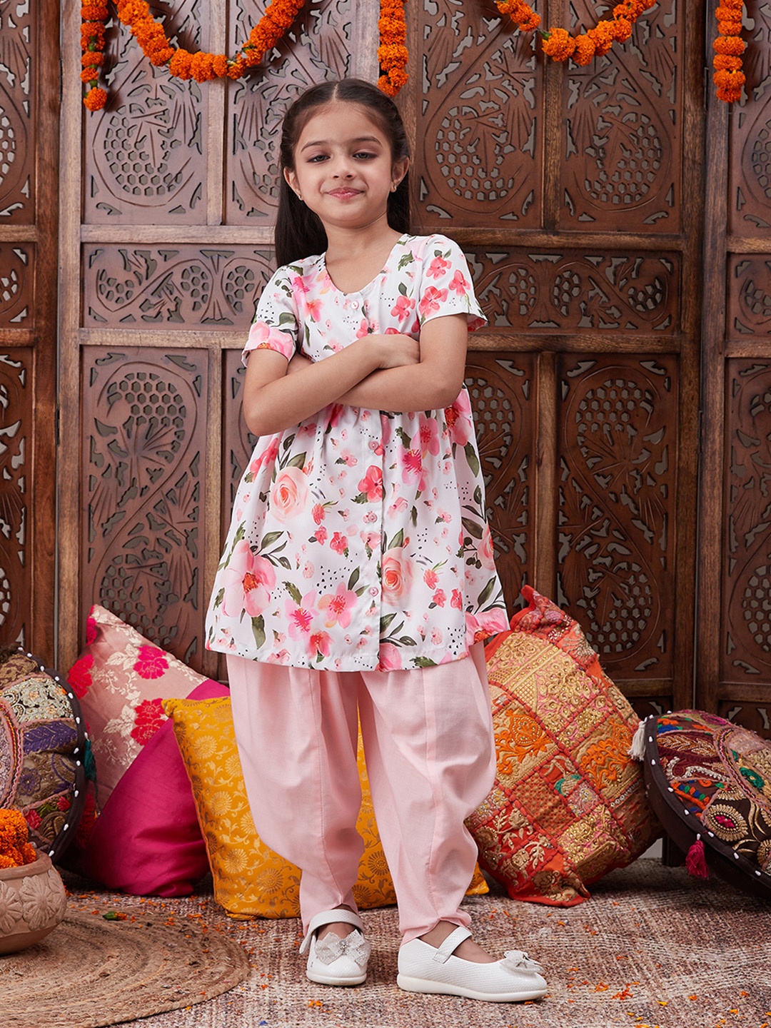 

pspeaches Girls Floral Printed Regular Kurta With Dhoti Pants, Peach