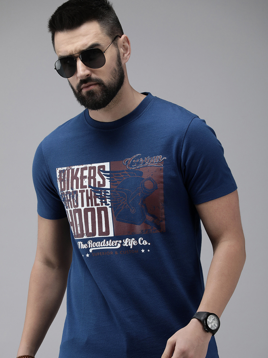 

Roadster Men Graphic Printed Regular Fit T-shirt, Blue