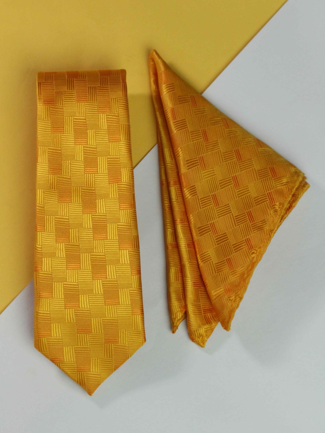 Tossido Men Printed Tie & Pocket Square Accessory Gift Set, Yellow