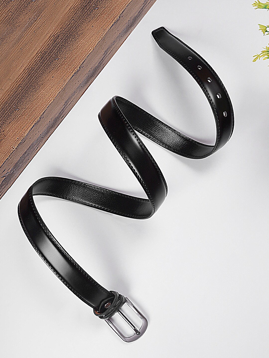 

INVICTUS Men Textured Slim Belt, Black