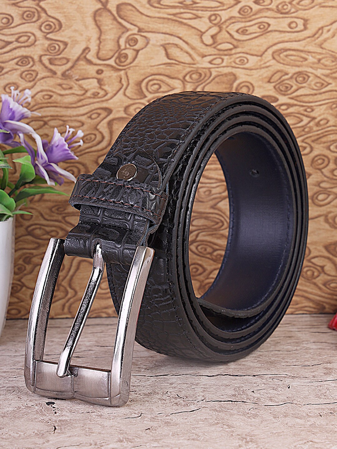 

INVICTUS Men Textured Slim Belt, Black