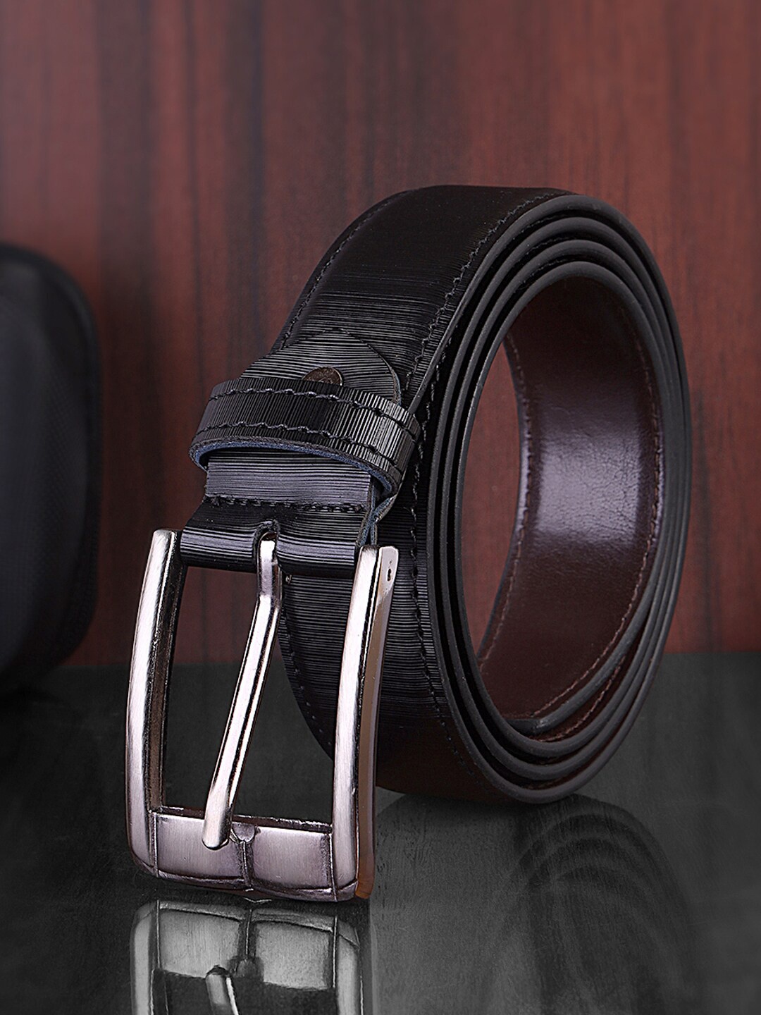 

INVICTUS Men Textured Slim Belt, Black