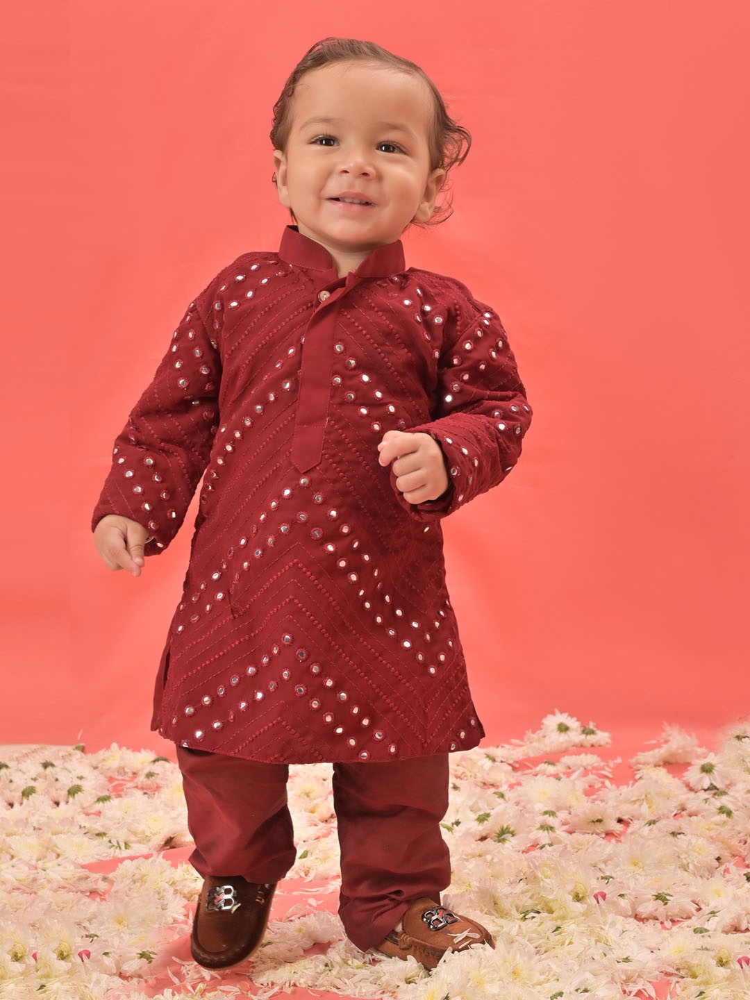 

VASTRAMAY Boys Embroidered Mirror Work Kurta With Pyjamas, Maroon