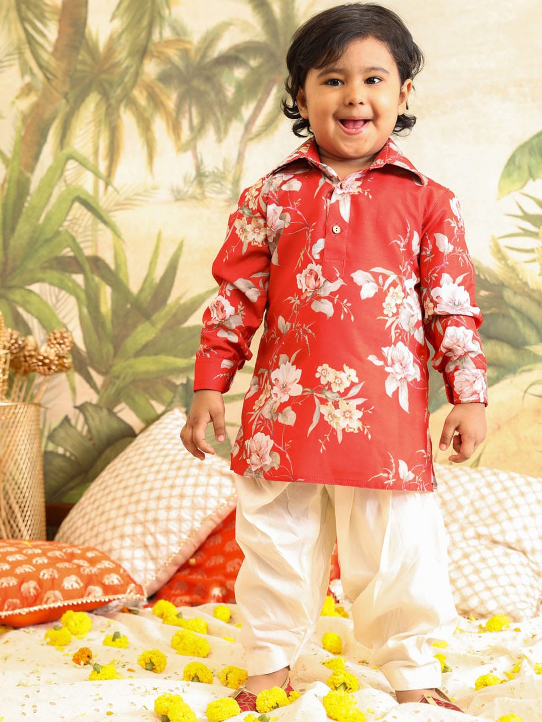 

VASTRAMAY Boys Floral Printed Shirt Collar Regular Kurta with Patiala, Red