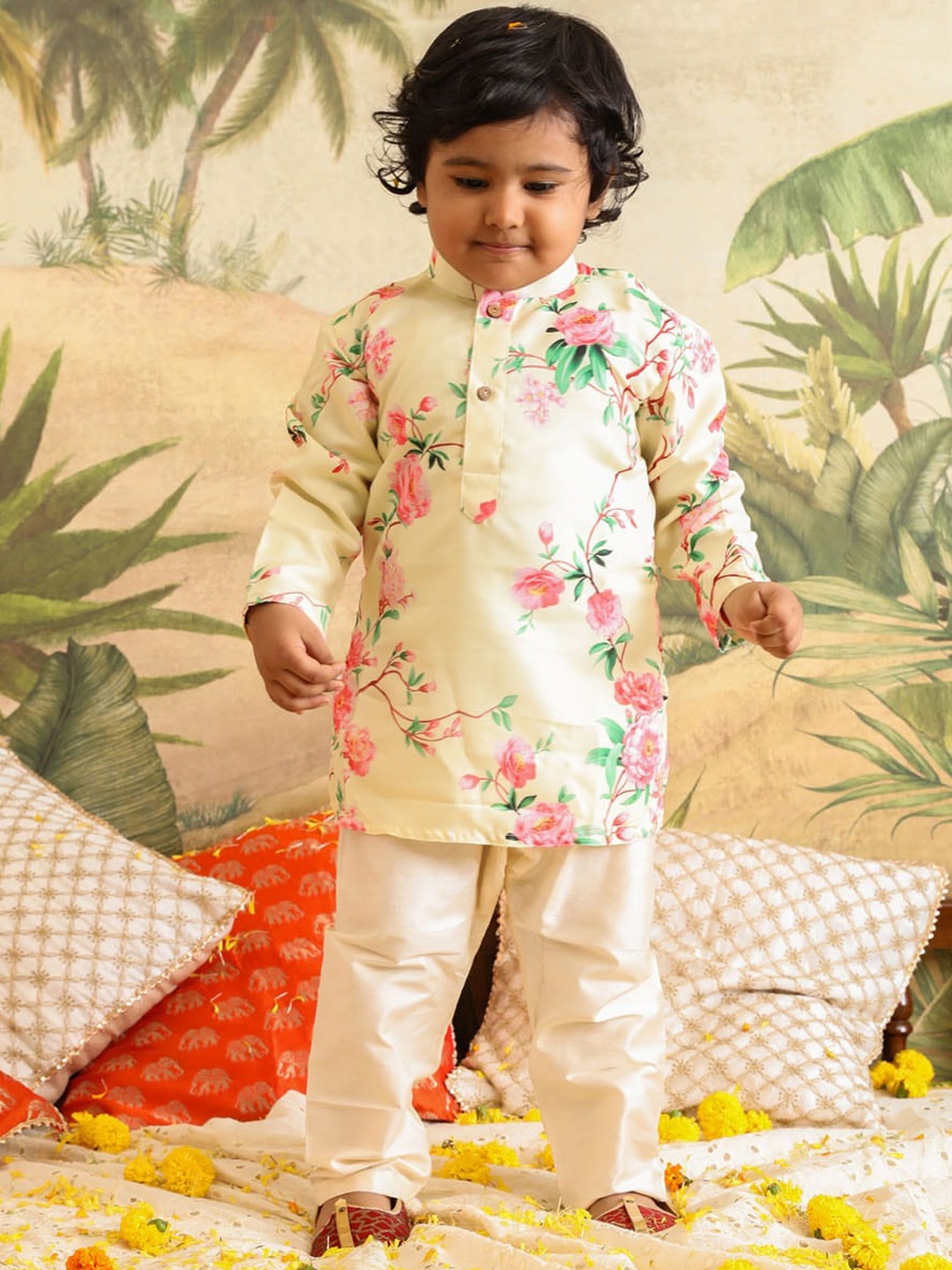 

VASTRAMAY Boys Floral Printed Kurta With Pyjamas, Yellow