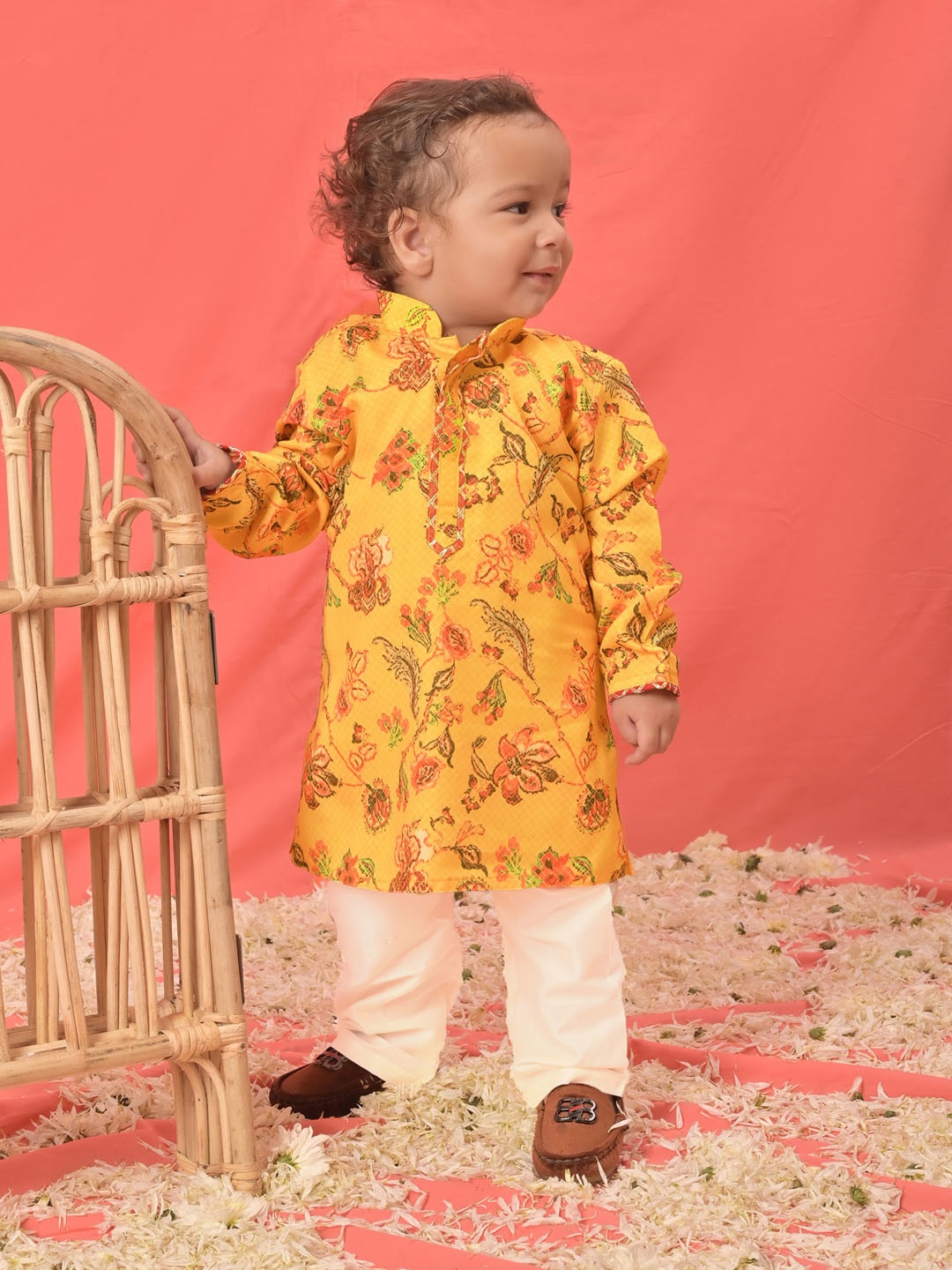 

VASTRAMAY Boys Floral Printed Gotta Patti Kurta With Pyjamas, Mustard