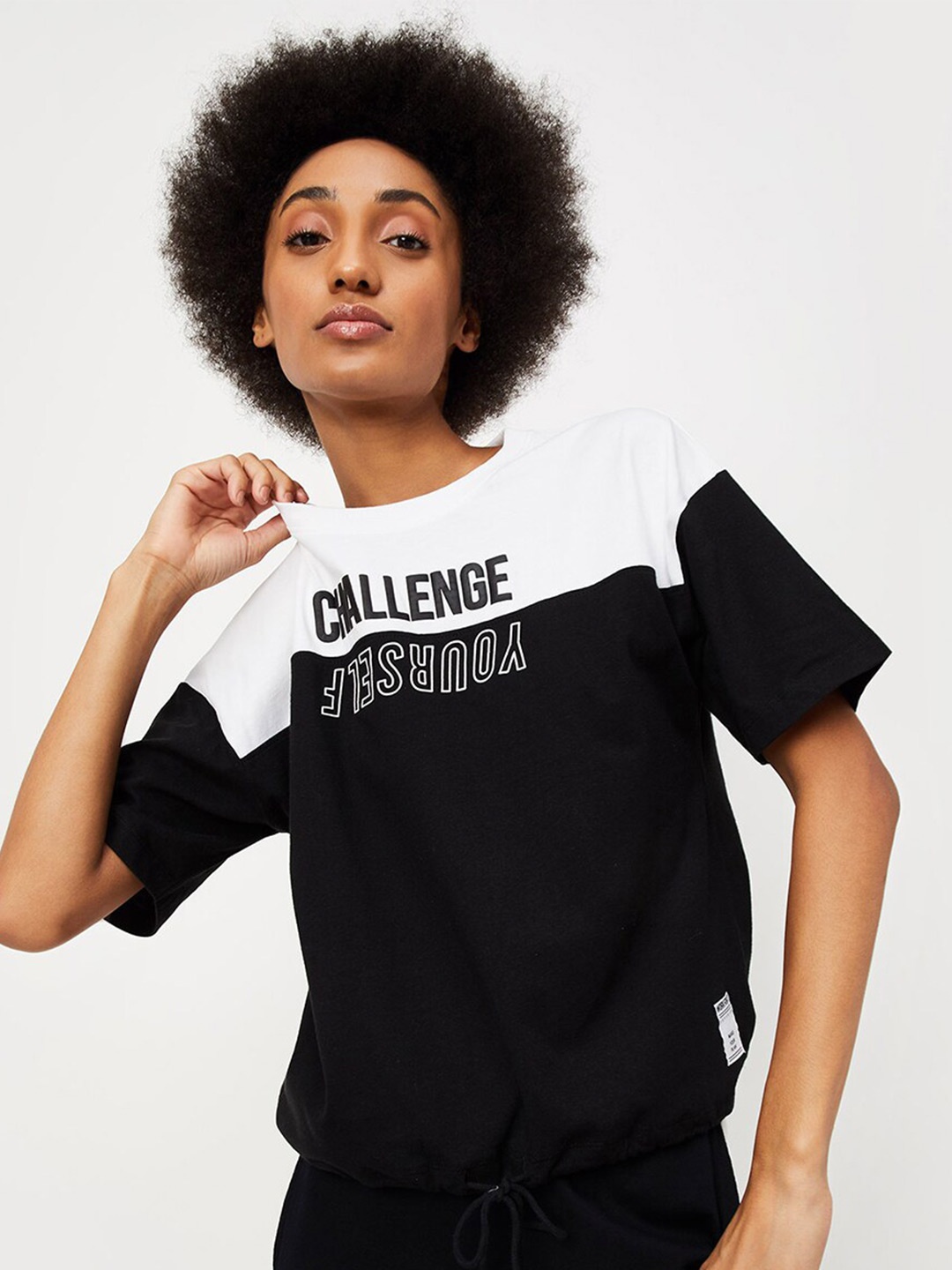

max Colourblocked Round Neck Pure Cotton Casual T-shirt, Black