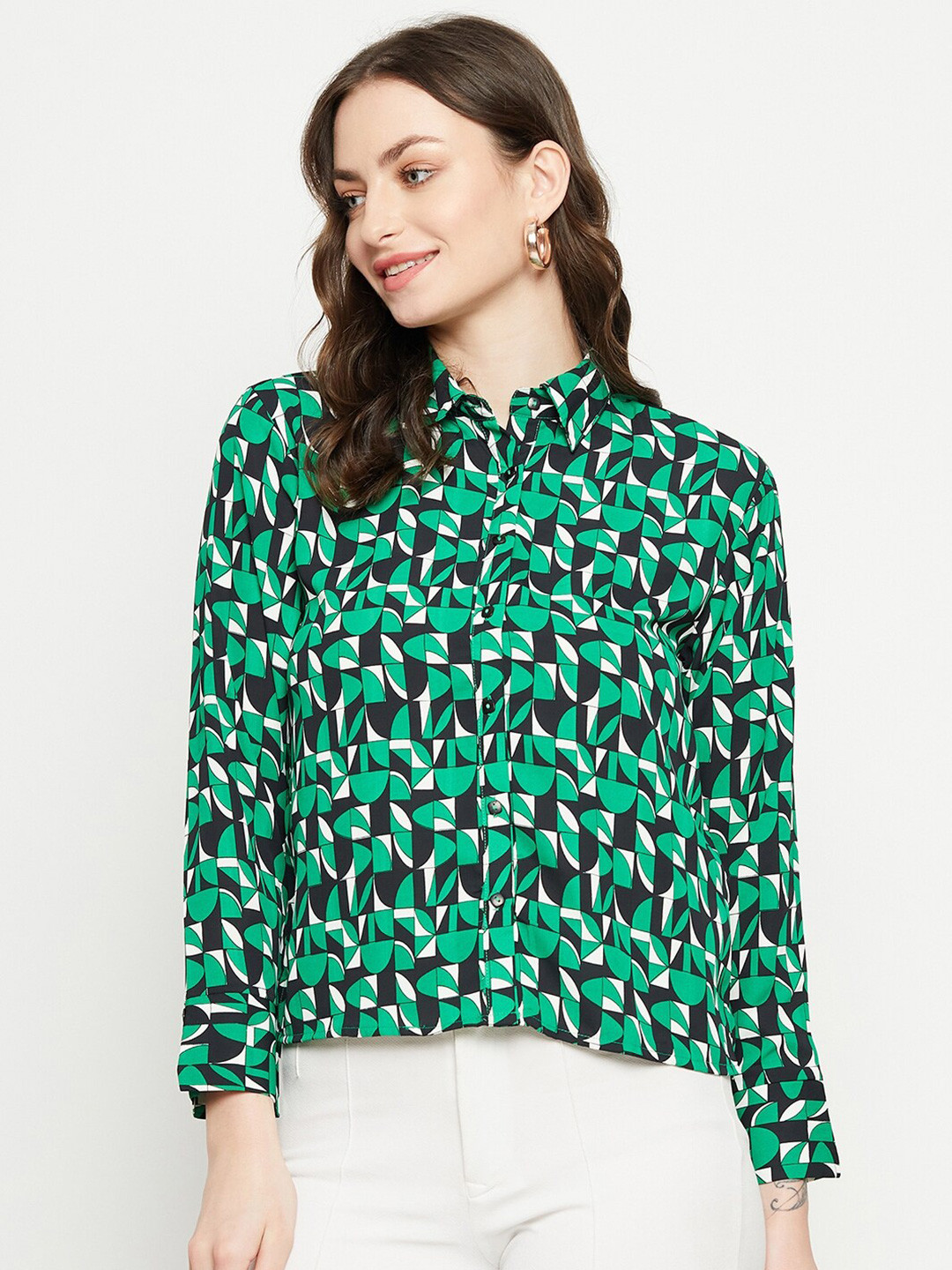 

Madame Abstract Printed Spread Collar Casual Shirt, Green