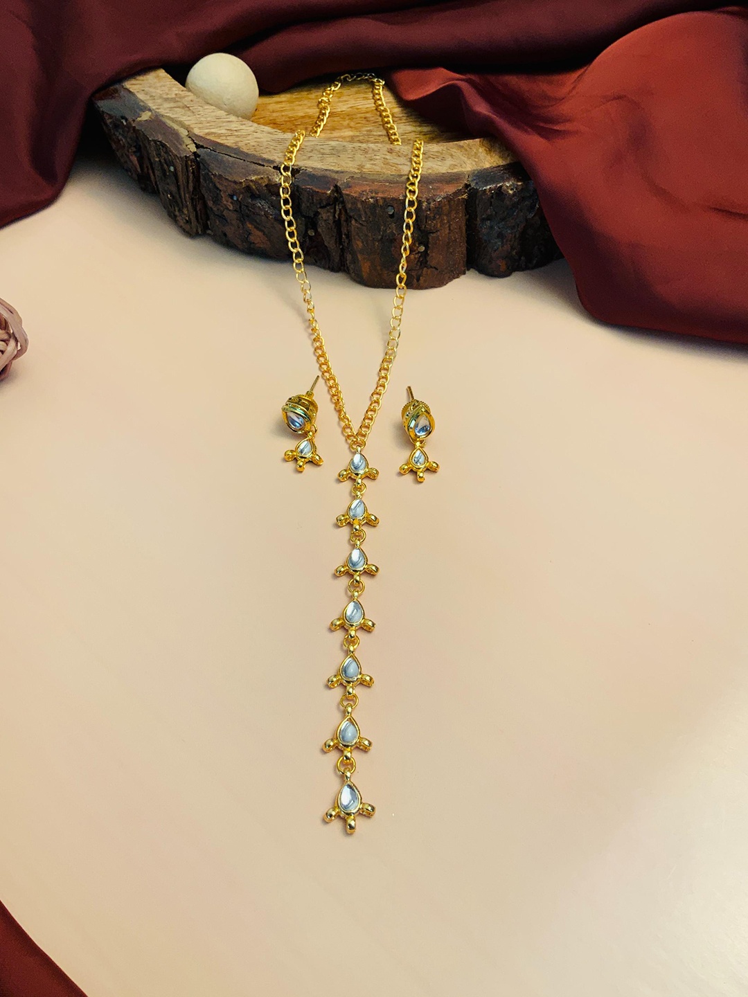 

ABDESIGNS Gold-Plated Kundan-Studded & Beaded Jewellery Set