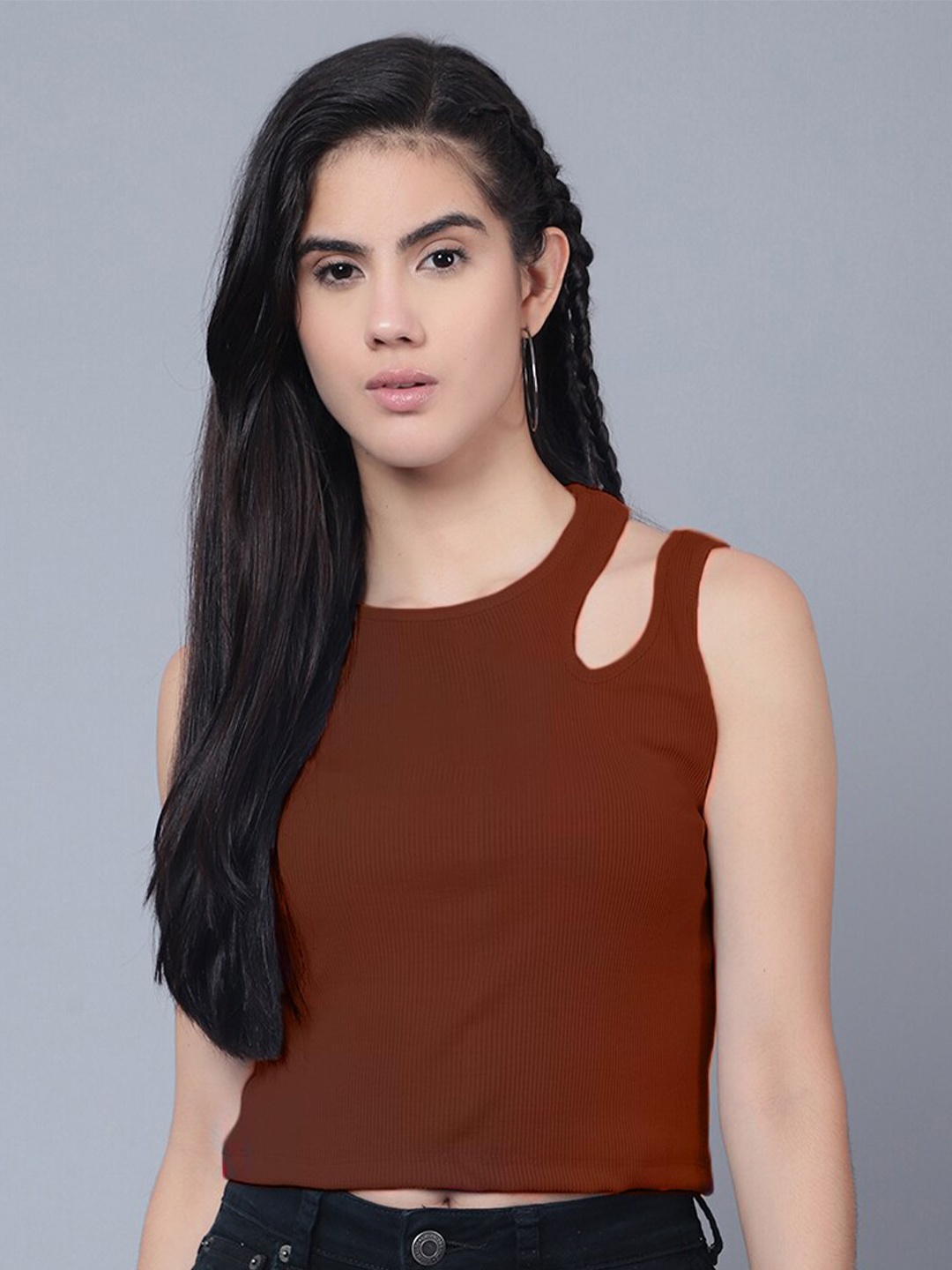 

Boleem Round Neck Shoulder Straps Cut-Out Fitted Cotton Crop Top, Brown