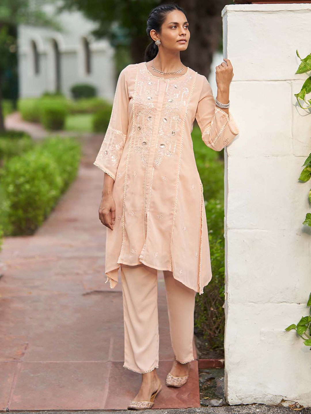 

Lakshita Plus Size Floral Embroidered Sequinned Asymmetric Kurta With Trousers, Peach