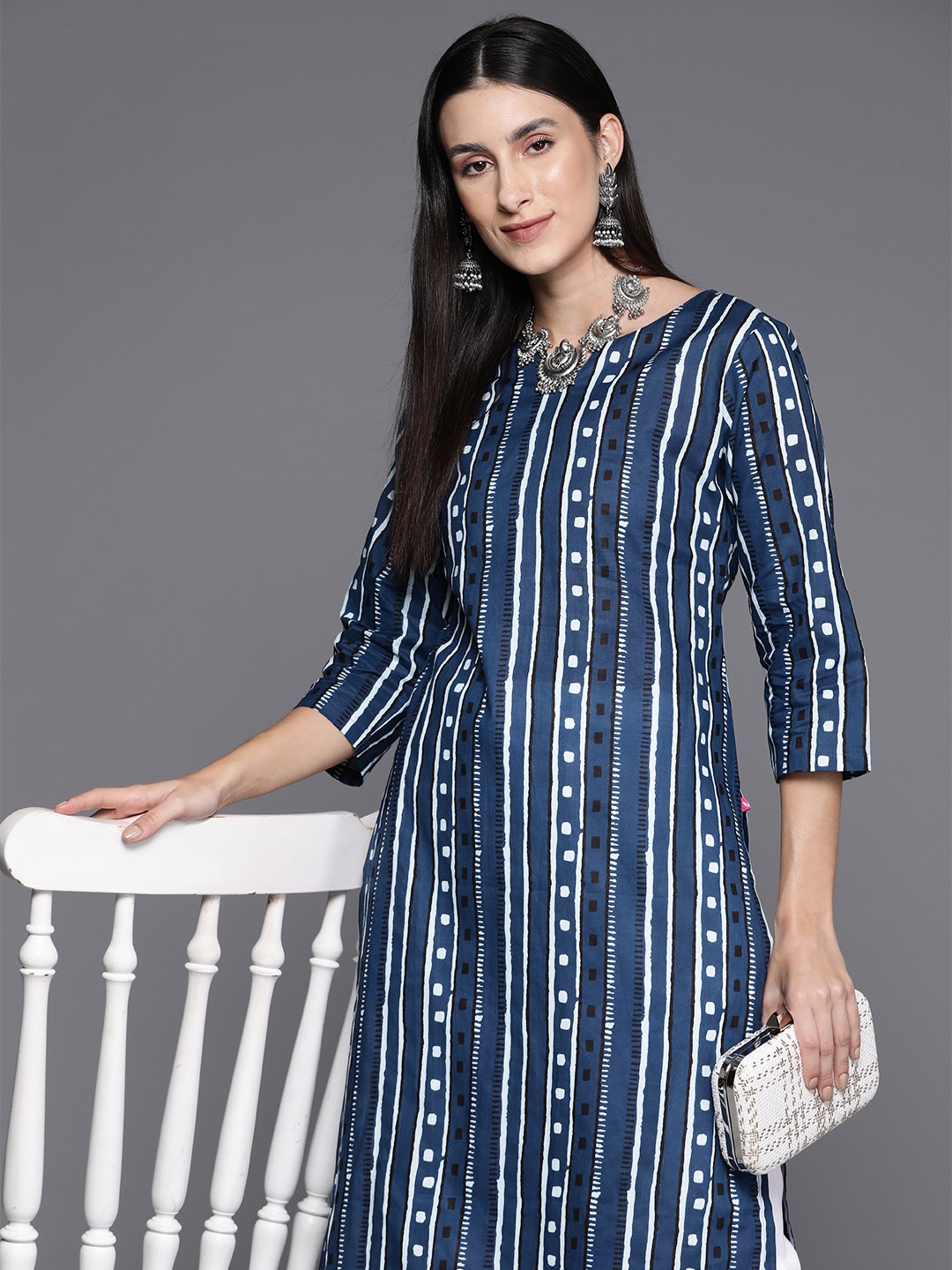 

Varanga Women Striped Cotton Kurta, Navy blue