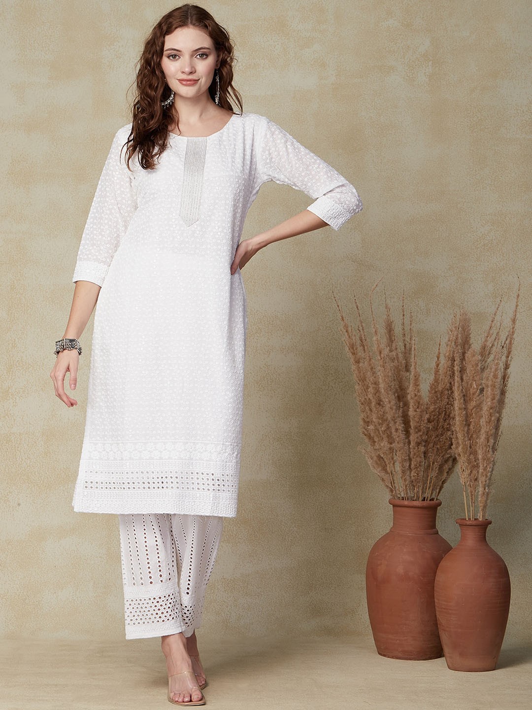 

FASHOR White Floral Embroidered Thread Work Pure Cotton Straight Kurta