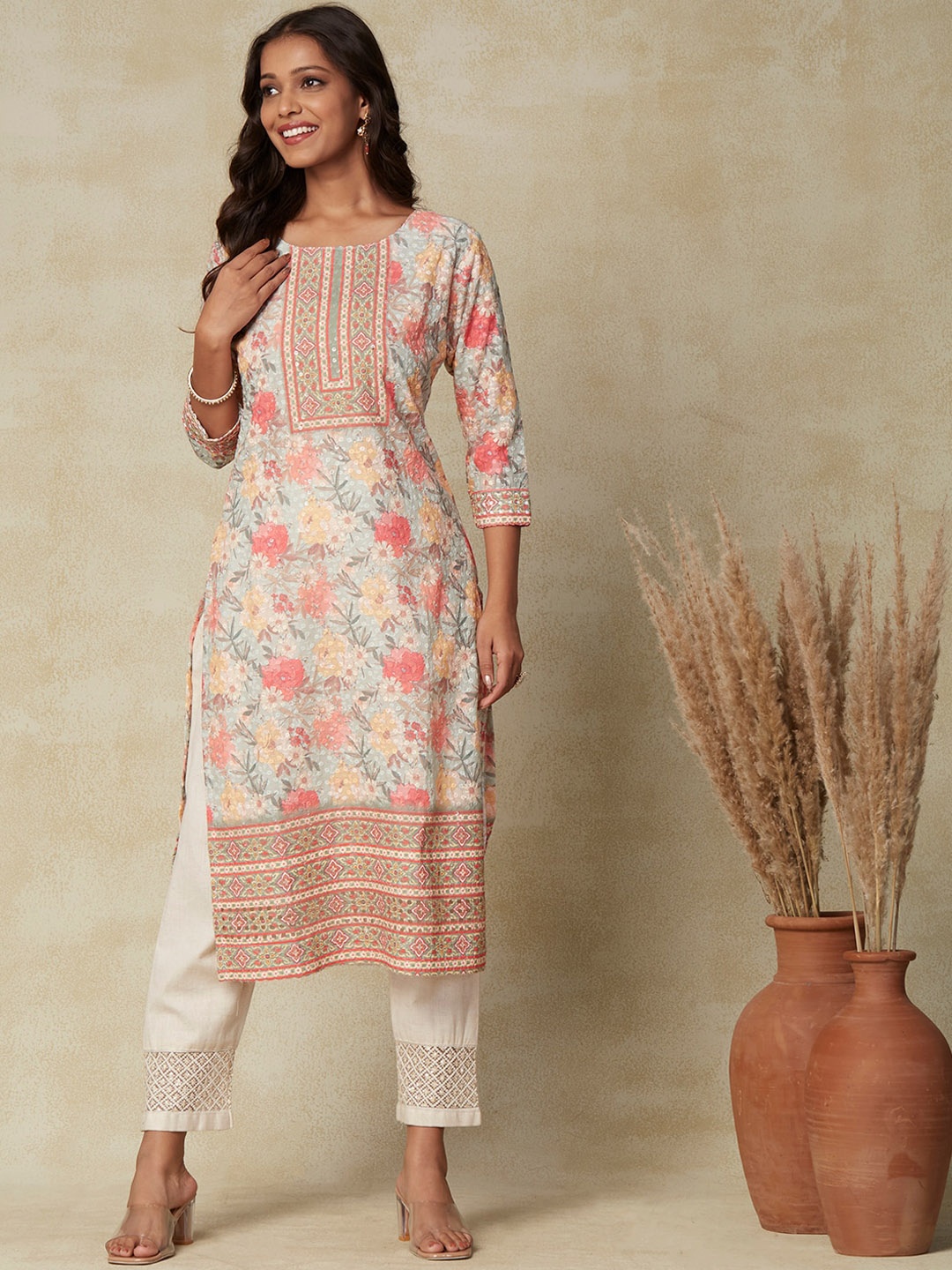 

FASHOR Green Floral Printed Round Neck Sequinned Straight Kurta