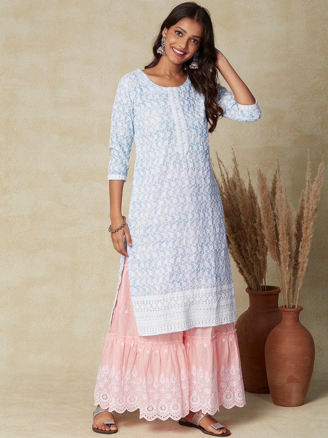 

FASHOR Blue Floral Embroidered Chikankari Cotton Straight Kurta